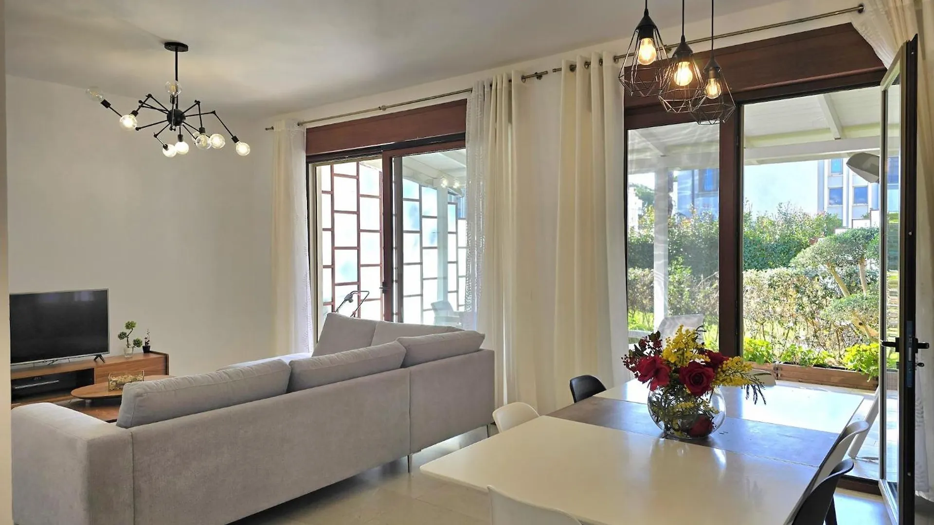 Holiday Villa For Seven Guests Plazhi San Pietro Albania